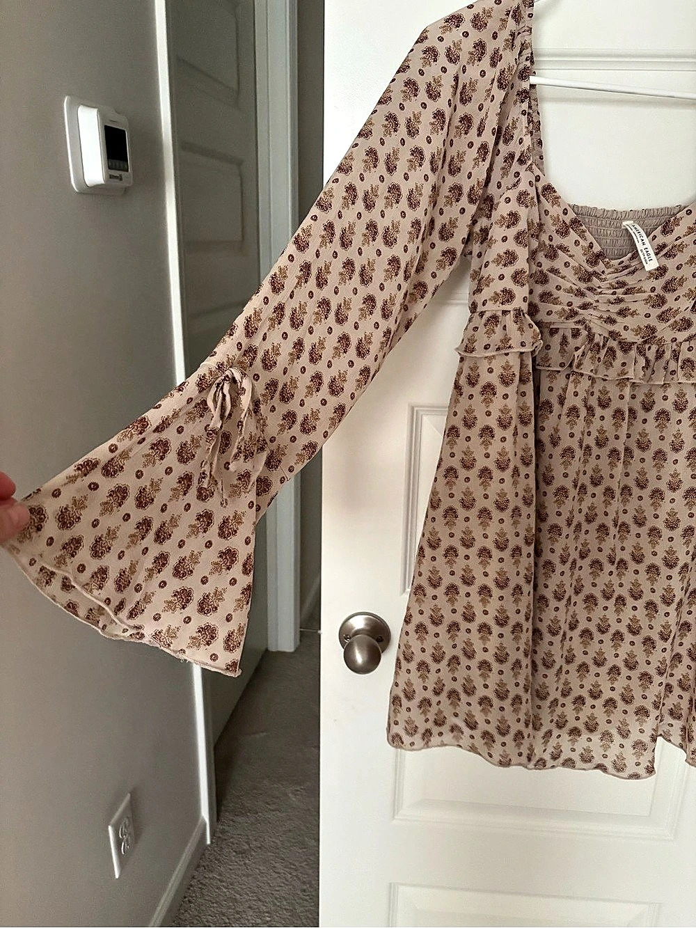 American Eagle Long-Sleeve Smocked Floral Mini Dress Pink XS